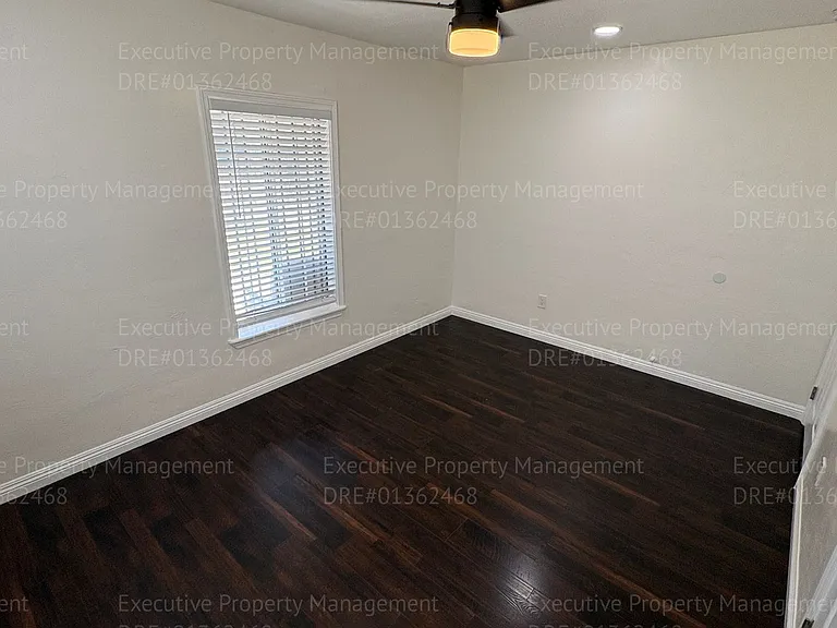 104 S Kincaid St — Photo 17