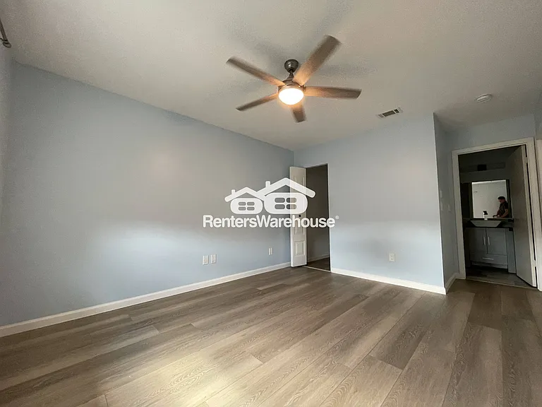 110 Gloucester Blvd #110 — Photo 11
