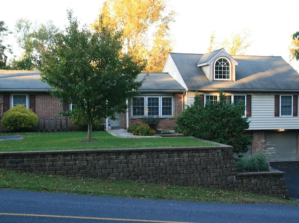 65 Ice House Hill Rd, Stevens, PA 17578