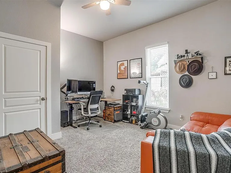 2905 S Jennings Ave — Photo 76