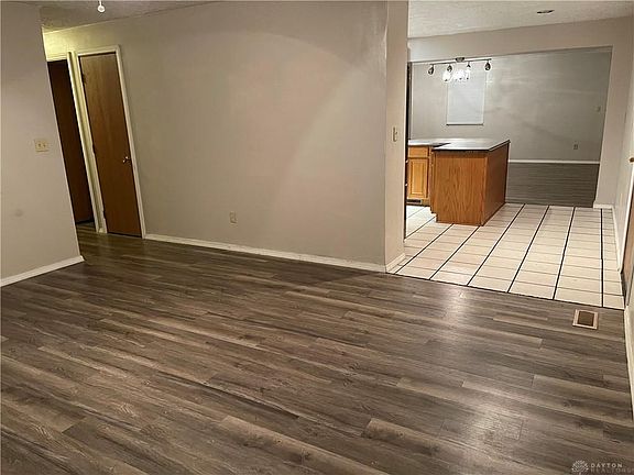 5th image of 6401 Stonehurst Dr