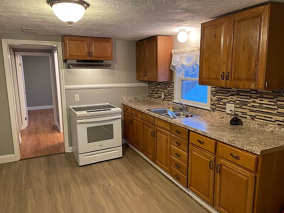 3rd image of 22 Keil St #2