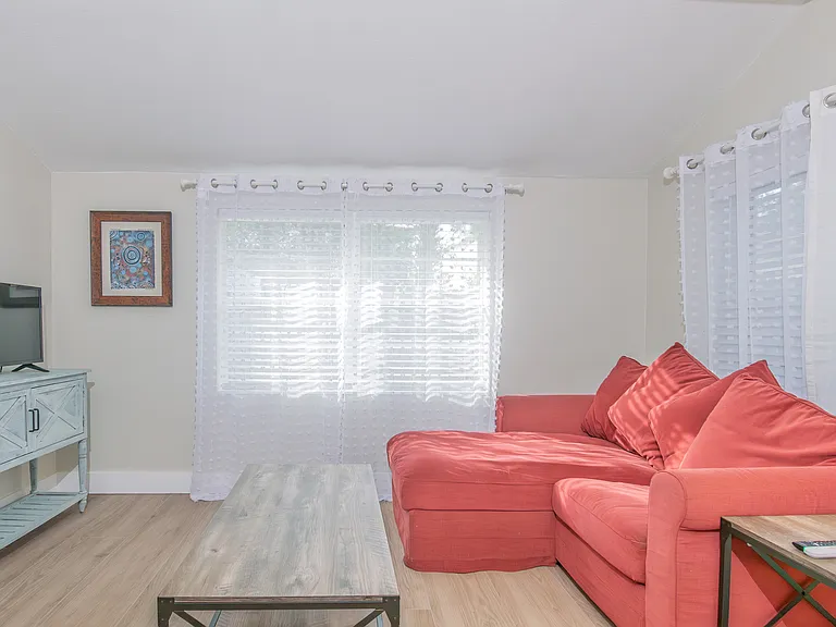 26 Acacia St — Photo 6