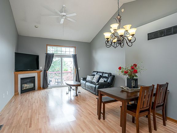 5th image of 80 Heidi Ln