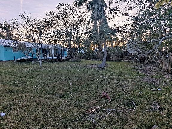 5th image of 12107 45th Ave W