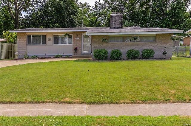 1st image of 830 Gonzaga Ln