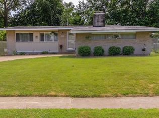 830 Gonzaga Ln, Florissant, MO 63031