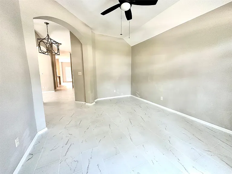 20902 Avery Cove Ln — Photo 4