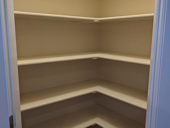 5th image of 1517 Chateau Dr