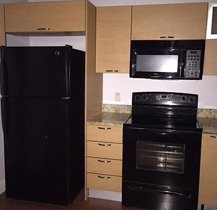 4th image of 3180 Coral Way APT 908