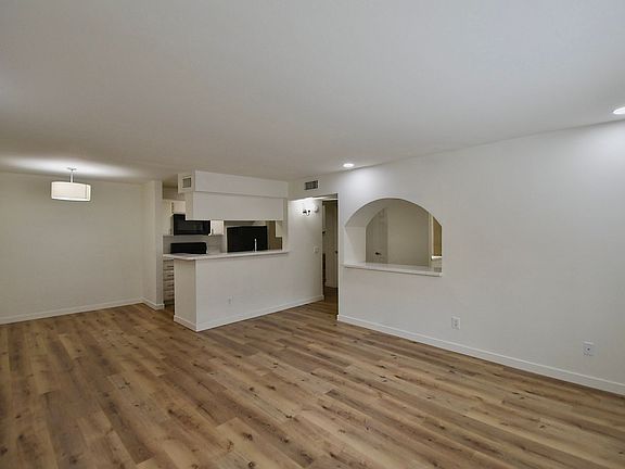 3rd image of 11035 Otsego St APT 206