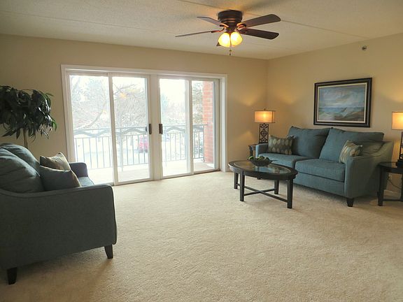 3rd image of 710 Creekside Dr Unit 210