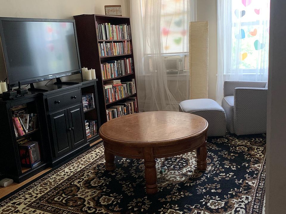 1st image of 2517 W Sunnyside Ave #2