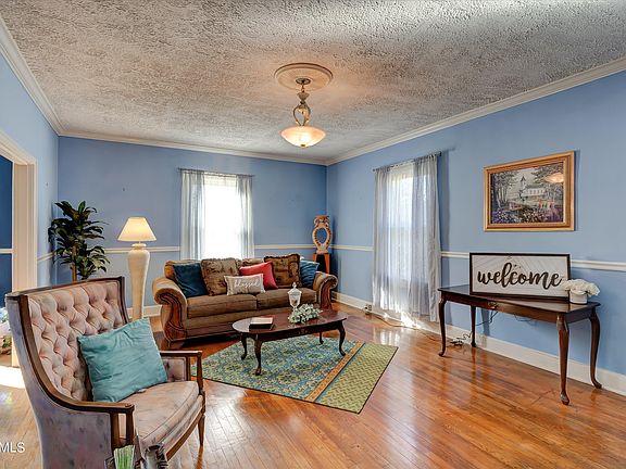 3rd image of 2448 Brooks Ave