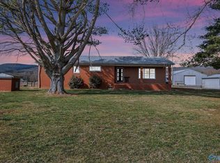 1525 County Road 32, Fackler, AL 35746