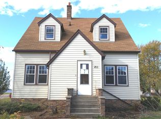 211 2nd St, Graceville, MN 56240