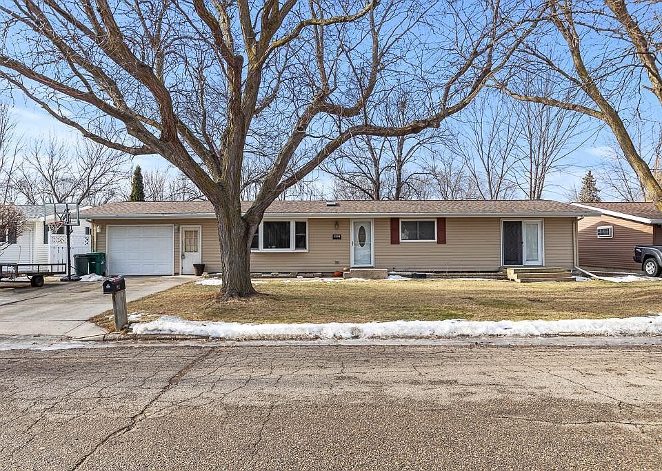 1st image of 902 Cheryl Ave