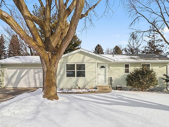 2nd image of 211 Meadow Ln