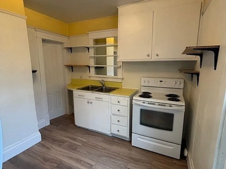 219 S 5th Ave #B — Photo 3