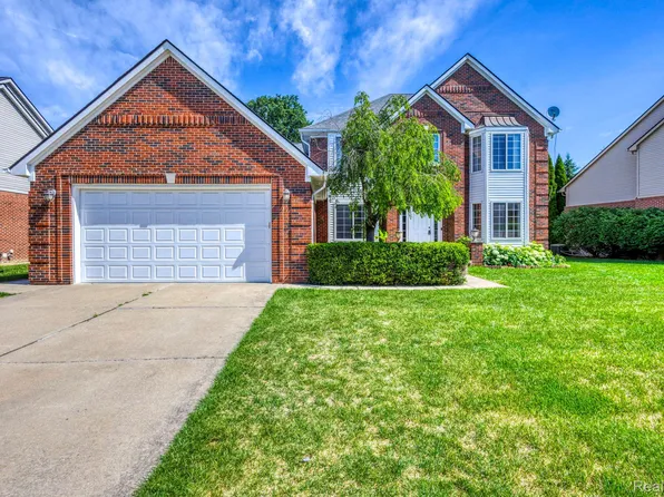461 Tanner Dr, Troy, MI 48085