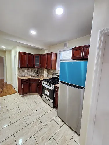 3 bed, 1.5 bath, 1200 sqft, $3,375 — Photo 1
