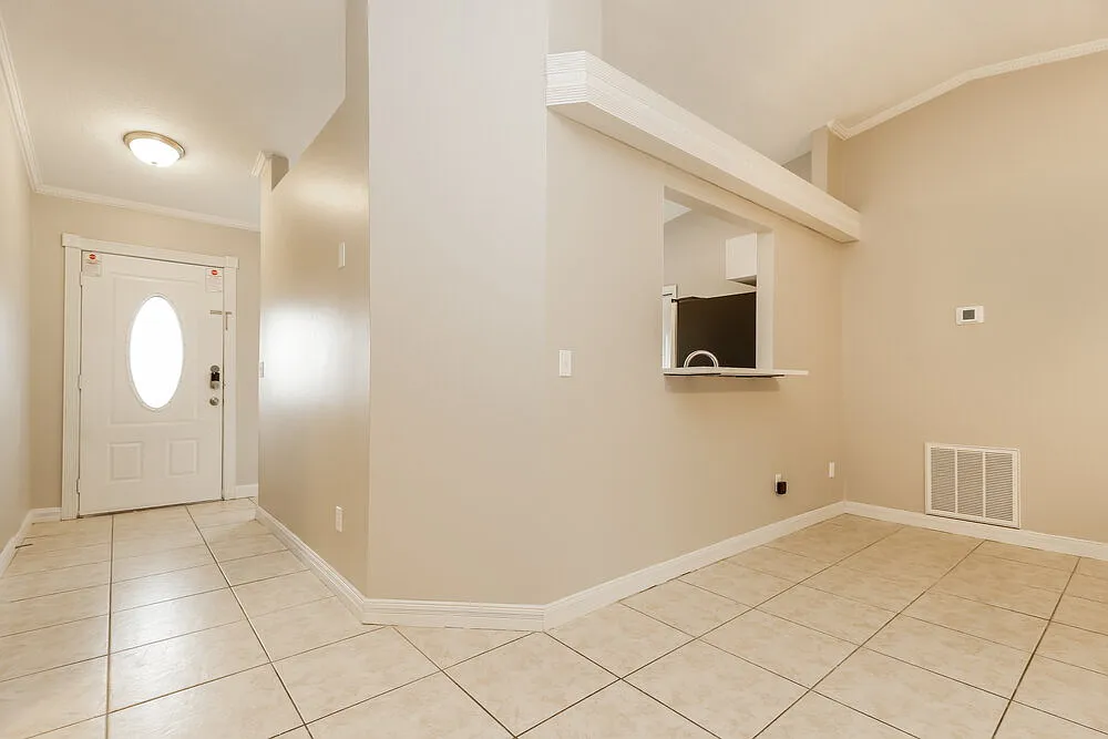 3 bed, 2.0 bath, 1775 sqft, $2,220 — Photo 4