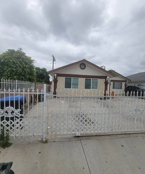1st image of 12046 Chesterton St #A