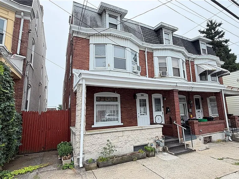 38 S Carlisle St — Photo 2