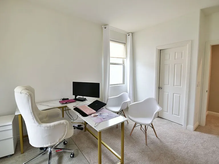 1120 Strada Cristallo — Photo 32