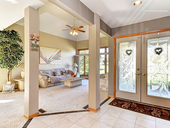 3rd image of 14811 Helen Ln