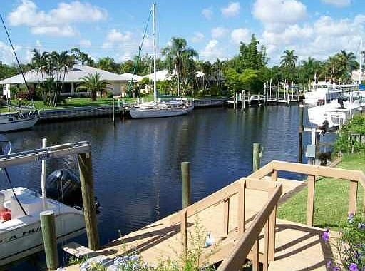 2nd image of 1564 SW Seagull Way
