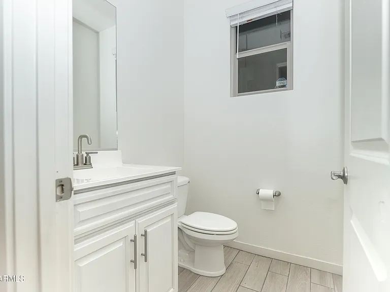 6018 W Hartford Ct — Photo 7