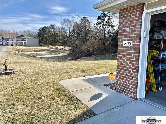 3rd image of 805 Carlton Dr