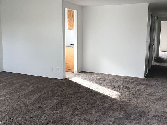 4th image of 763 Sidonia Ave