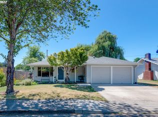 870 E 36th Pl, Eugene, OR
