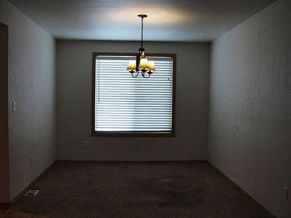 4th image of 420 S Molly Mitchell Dr