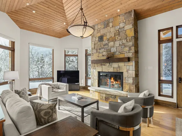 96 Mountain Laurel Ct #B, Aspen, CO 81611