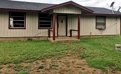 2601 N Interstate Highway 35 — Photo 5