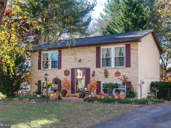 7090 Saddle Dr, Sykesville, MD 21784