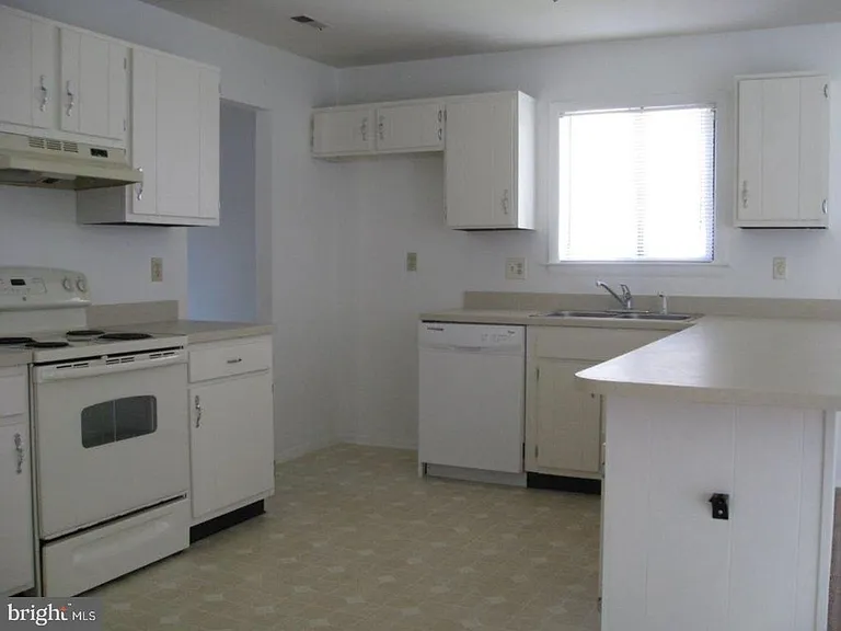134 Harvest Rd — Photo 4