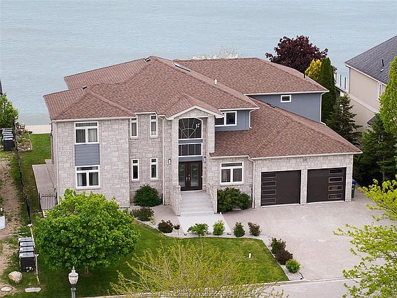 2nd image of 300 Shoreview Cir