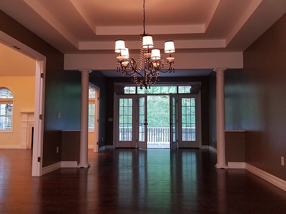 3rd image of 35 Midwood Dr