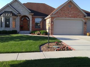 443 Meadow Ridge Dr, Schererville, IN 46375