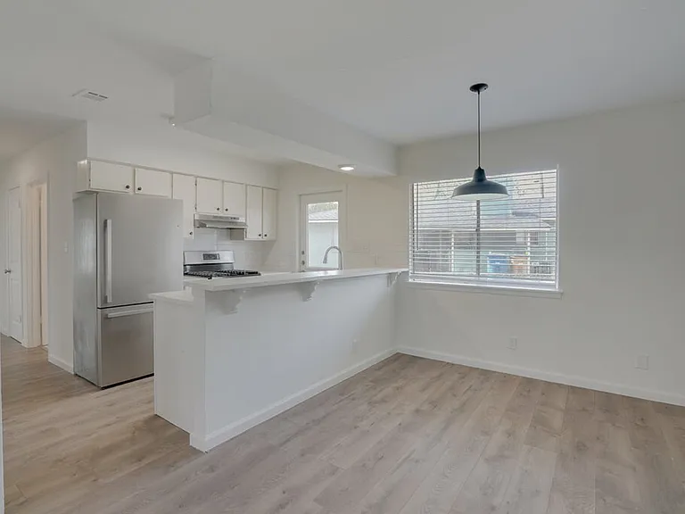 304 John Nance Garner Cir #A2 — Photo 7