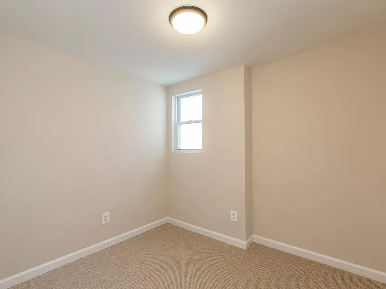 2826 Mercer St — Photo 14