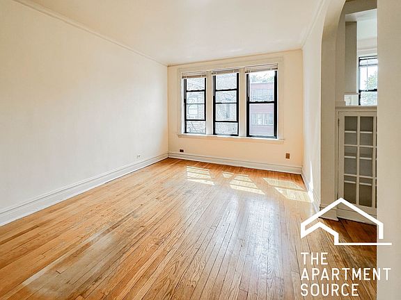 5th image of 3620 N Marshfield Ave APT 2B