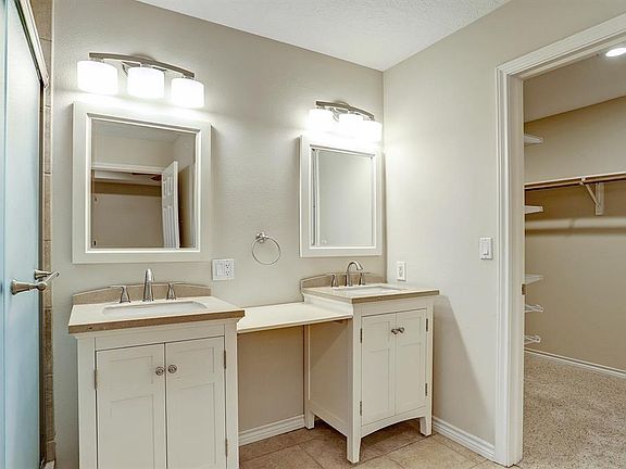 4th image of 6667 Kingston Cove Ln