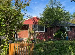 1911 Henry Rd, Rockville, MD 20851