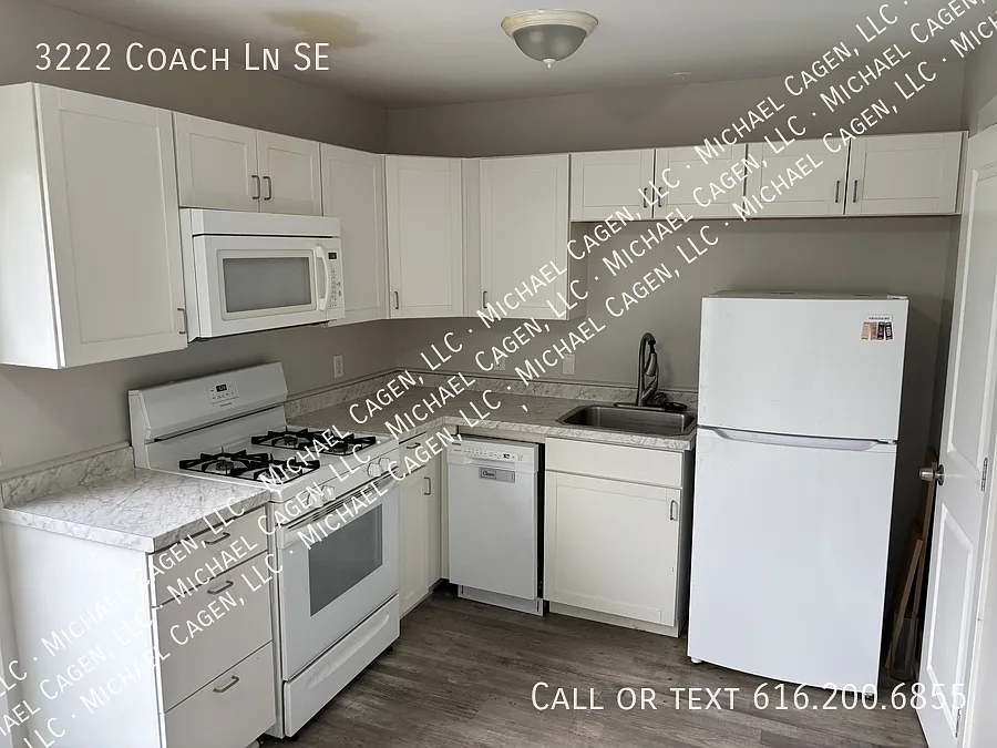 2 bed, 1.5 bath, 825 sqft, $1,800 — Photo 3