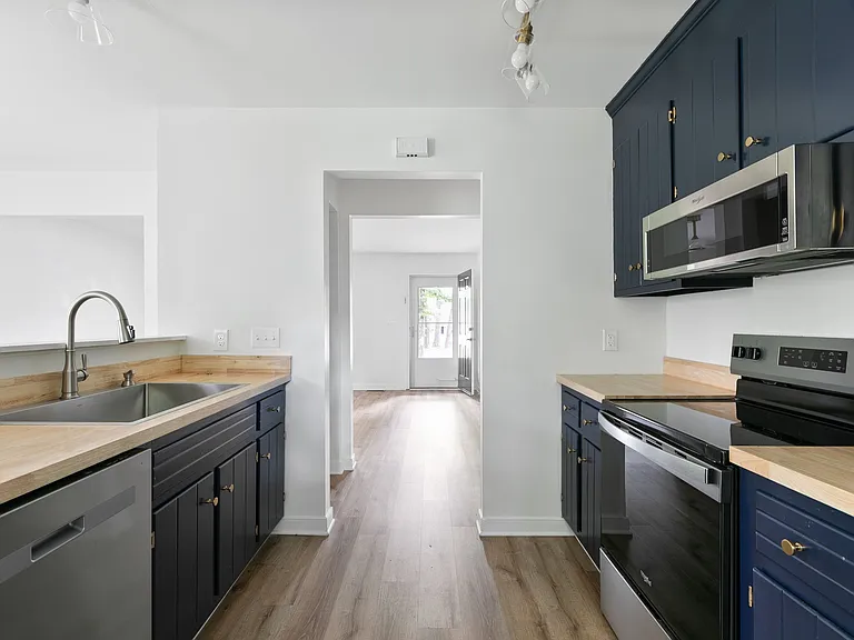 1704 Choate Pl #A — Photo 16